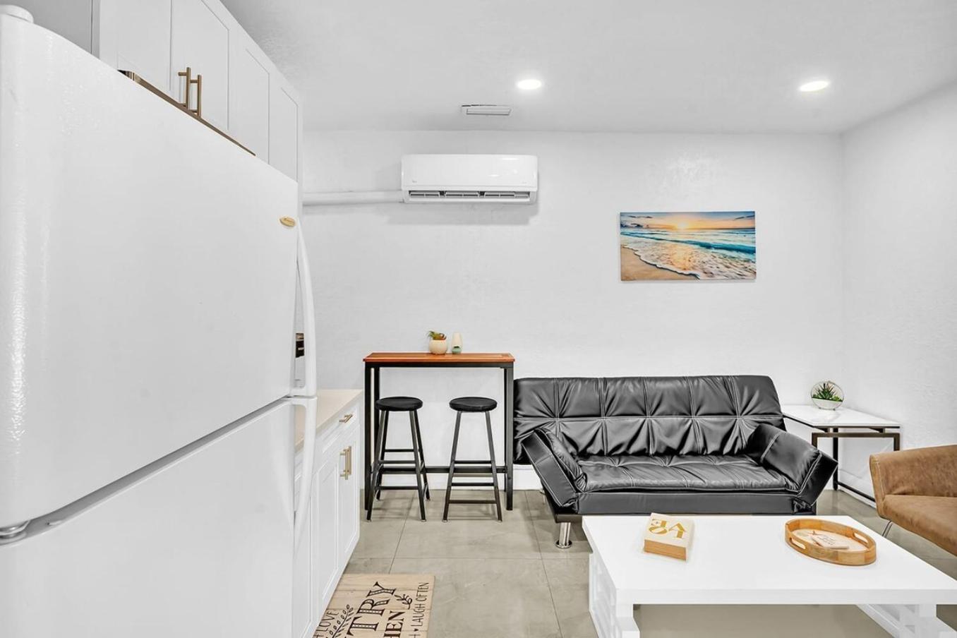 Boutique One Bdrm Close To Aventura Mall & Beach Халландейл-Бич Экстерьер фото
