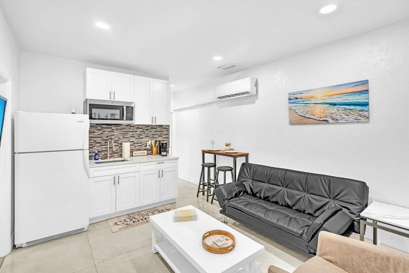 Boutique One Bdrm Close To Aventura Mall & Beach Халландейл-Бич Экстерьер фото